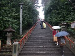 次は大崎八幡宮です。ご覧の通り階段を登った上にあります。