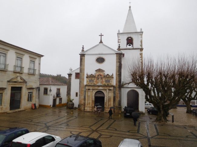 村の中心、サンタマリア広場にやって来ました。