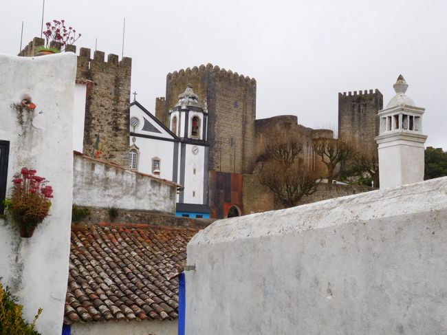 城壁の中に戻って来ました。