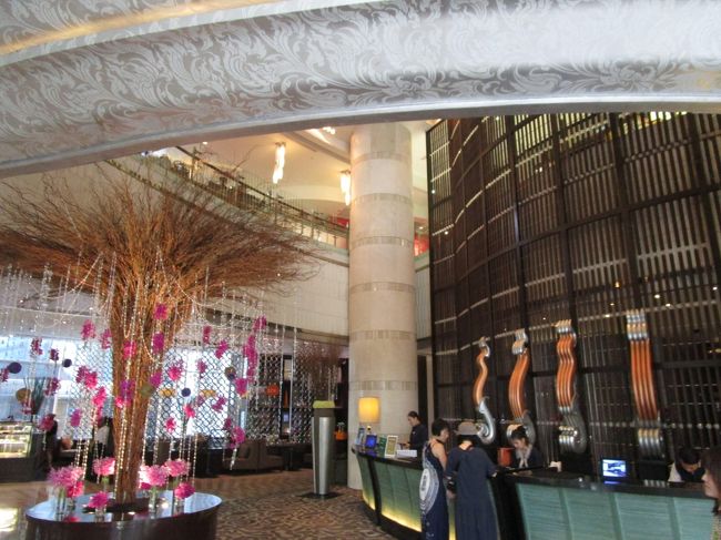 それと、チェックアウト後にシャワーが使えるかも確認。<br />スパを使えるらしい。