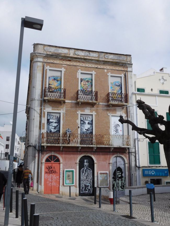 壁に描かれたアート