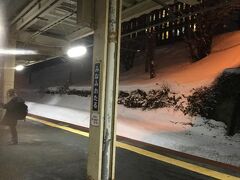 ここからだと、小樽駅より 南小樽駅の方が近かったので、そこから札幌駅に戻りました！！
夜の寒さが半端無かった、、、（凍れるってこういう感じなのね）って実感しました(*ﾟ▽ﾟ*)