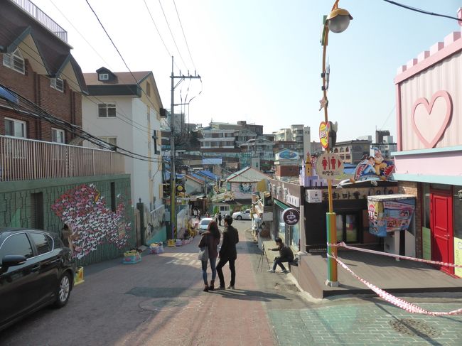 カフェや軽食を食べられるお店はありました。
