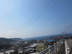 小浜温泉
雲仙からのくねくね山道を下りたら突然広がる海。