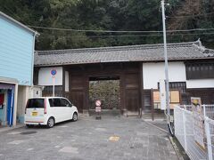 和霊神社の後に宇和島城に行ってみました。
行くつもりは当初なかったのですがついつい足が向いてしまいました。