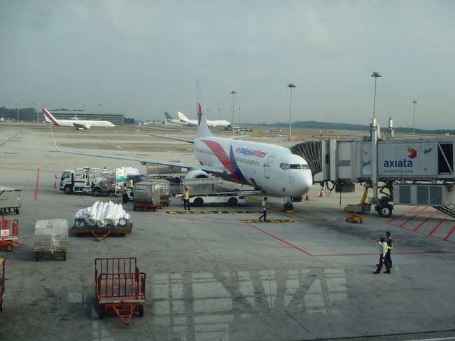 搭乗するマレーシア航空機