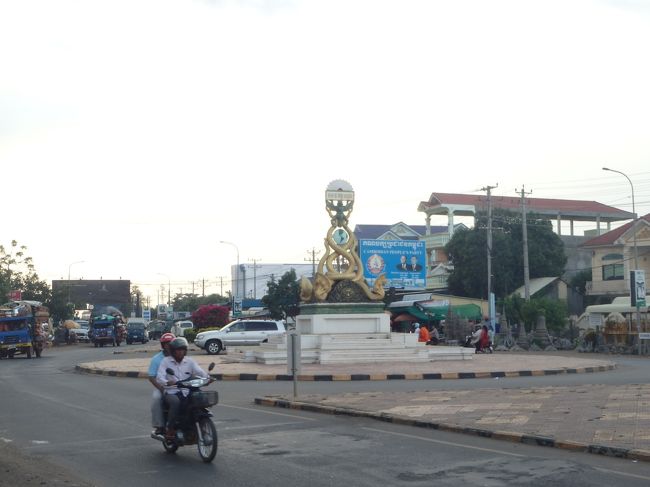 ここを左に曲がると