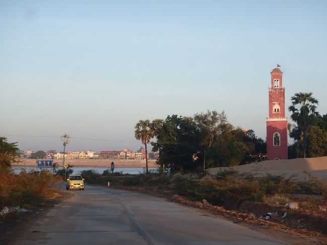 監視塔が見えてきました