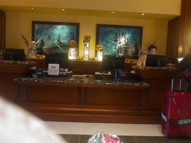 チェックアウトもスムーズに終了<br /><br /><br />もう少しゆっくりできる時間だけど、なんといっても大人は私１人・・・<br /><br /><br />アクシデントがあることを考慮して、早めに行動します！