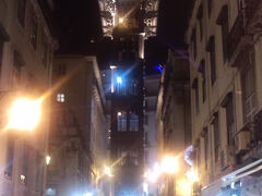 日本人女性は引っかかりやすいとでも思われてるんだろうか。

写真はサンタジュスタのエレベーター。
事件でデジカメも盗られたので写真は無くなってしまったけど、このエレベーターはこの旅2日目に乗ったのでこの時は乗らず。