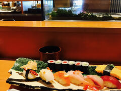 えー

時間あるのでお寿司屋さんへ

ランチセット　2000円くらい
内容は普通です、バリュー商品なので・・
板前さんが親切で場所代としては納得