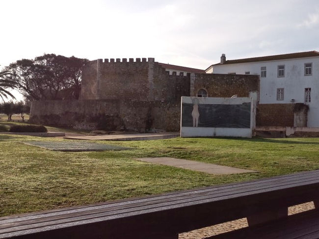 レプブリカ広場からは城壁も見えていました。