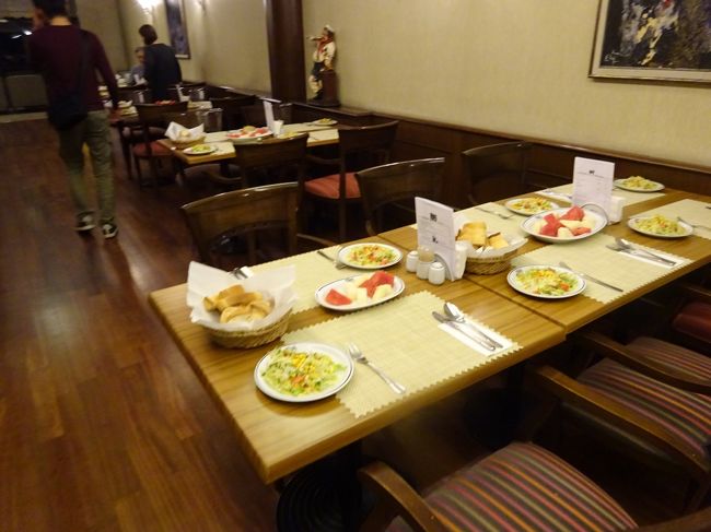 19:30。　夕食の時間です。<br /><br />