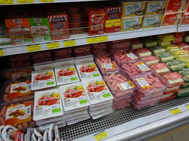 朝のビュッフェに出てくるソーセージ、売ってました。