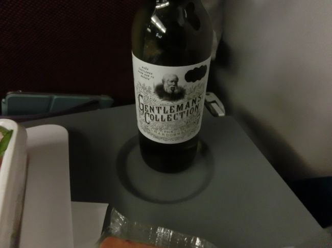 オーストラリアワインを飲む。<br />友達は飛んだんだろうか、、、。<br /><br />考えてもしょうがないから、寝ようw