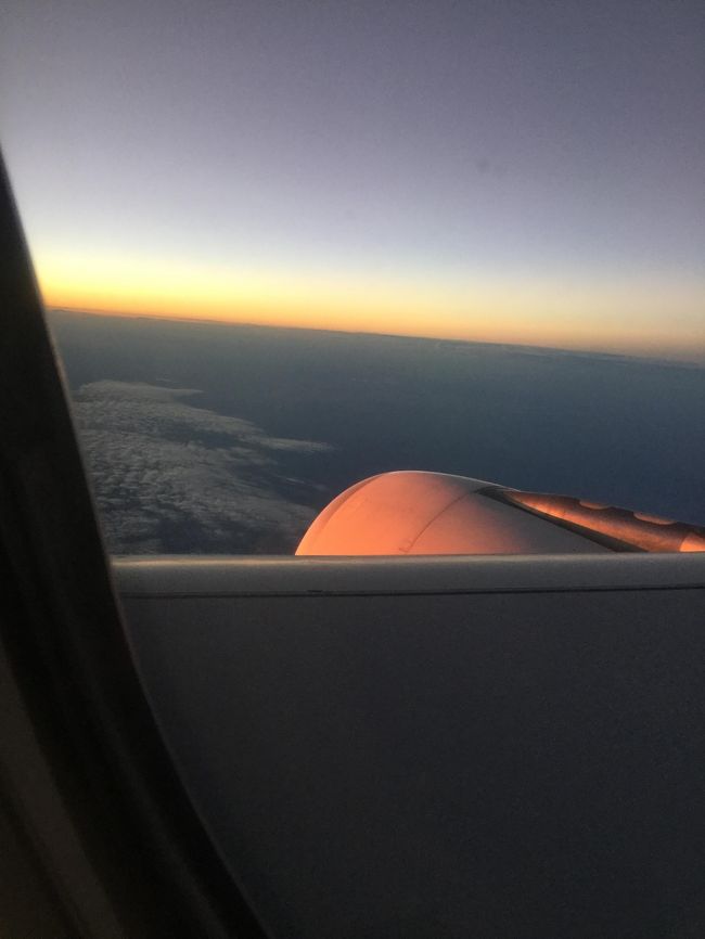 朝日が昇りますねー、微妙に見えないー。