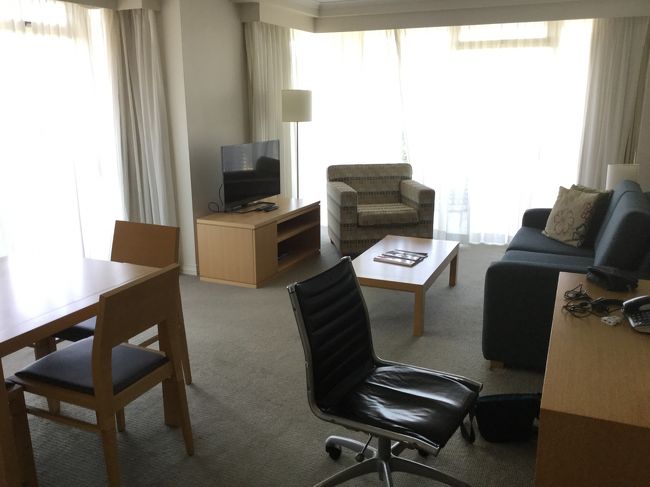 ホテル着。<br />リビング広い。<br />