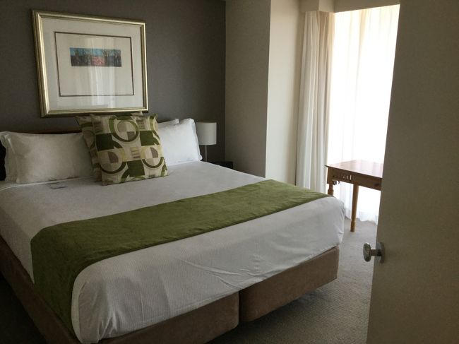 部屋はふた部屋<br /><br />キングベッドの部屋と