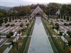 ベトナム人民軍墓地だった。