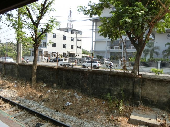 今後、しばらく車窓からの風景をお楽しみください。