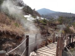 地熱発電所の近くの小松地獄。
入り口は観光地っぽくありませんが、奥はしっかり地獄でした。
