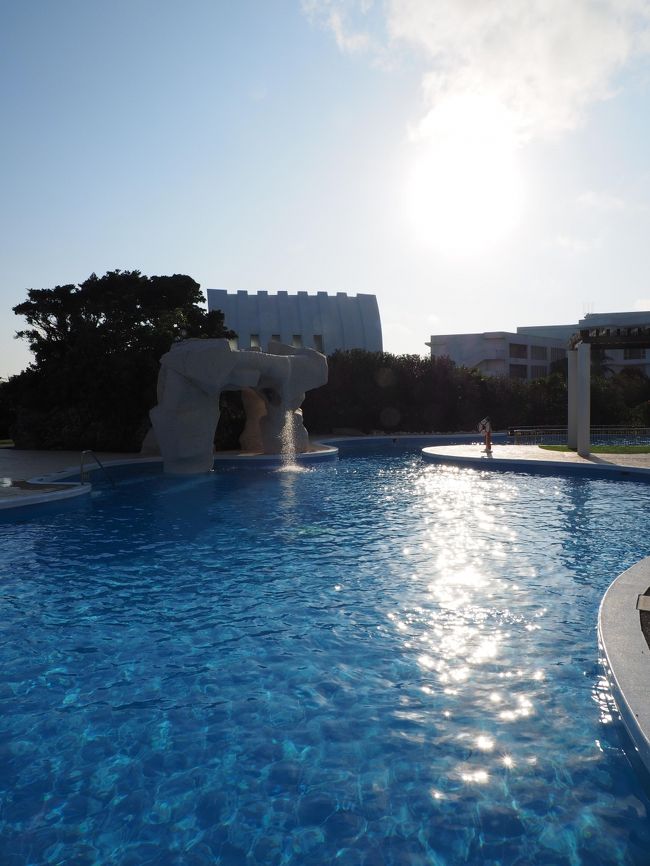 　日もだいぶ傾いてきたので、プールゾーンに移動です。<br /><br />　また、プールも清潔！綺麗！、ゴミなし！<br /><br />　どれだけ、丁寧に管理されているのでしょうか？<br /><br />　