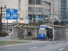 相生橋は道路だけで無く広島電鉄も走っています
橋のたもとには原爆ドーム前電停があります