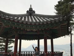 駱山公園から西側の恵化駅方面に下りて行きます。
途中に東屋がありました。
ここから市街地が一望出来ました。