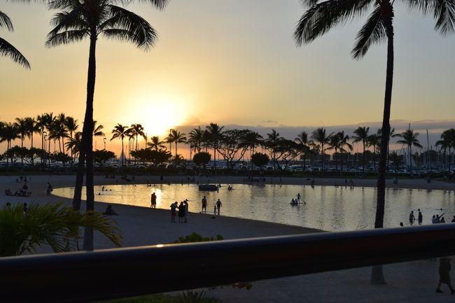 だんだん太陽が沈んできました。こんな風景を楽しみながらも食事を楽しめます。