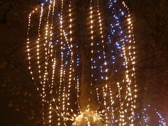 お友達と会った後は、シャンゼリゼまでお散歩へ出かけました。