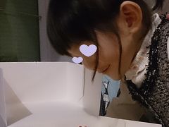 2016年12月25日

今年は、色々あってクリスマスもクリスマスケーキもなしだ！なんて言っていたんですけど、当日になってやっぱり姫にはちゃんとしてあげないと、と思ってパリのYAMAZAKIへ電話して苺のケーキをリザーブ☆

パリには美味しいお洒落なケーキがたくさんあるのですが、どれも大体アルコールが入っているから、姫が安心して食べられるケーキは日系パティスリーにあるこの苺のショートケーキだけ！ということで、しばらくは苺ケーキばかり食べる事になりそうです。