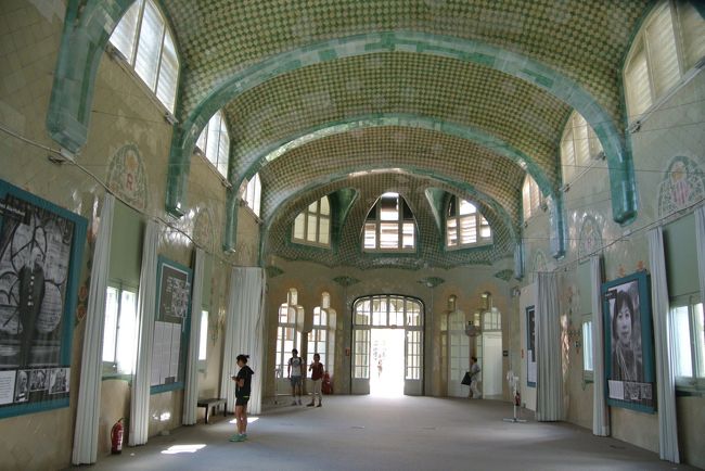 こちらは病棟の内部。<br /><br />さすがに装飾は抑え目。<br /><br />でも、個人的には、病院は真っ白でなくてもいいんじゃないかと思います。