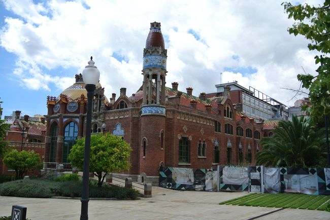 角に塔屋を上げたデザイン。<br /><br />この塔屋は実用性はないのでしょうか？