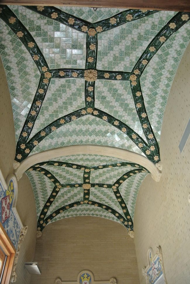 教会のような屋根。