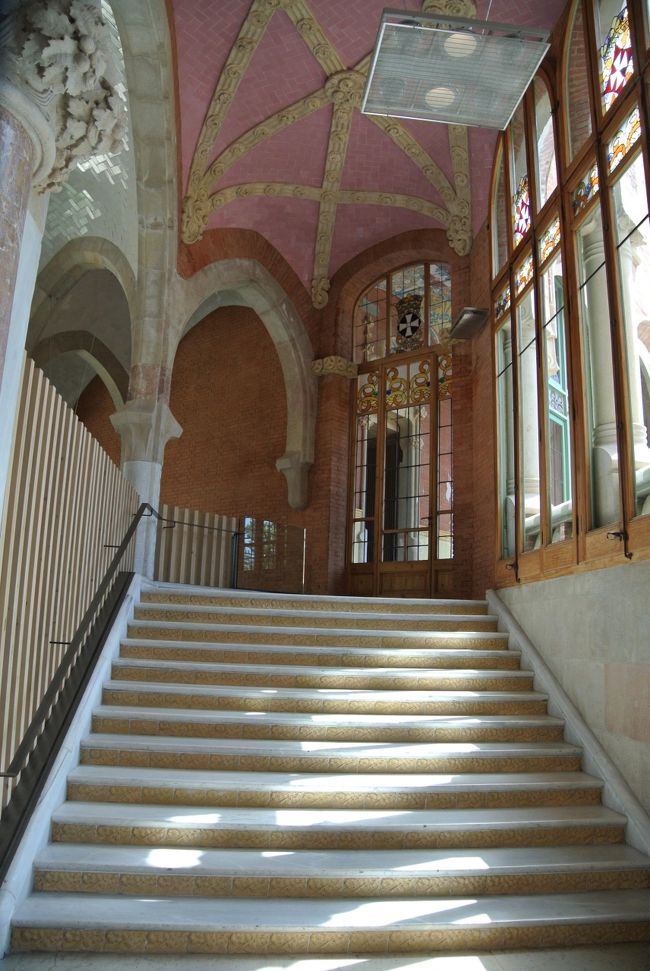 ピンク色の天井。<br /><br />でも、やさしいピンク色です。