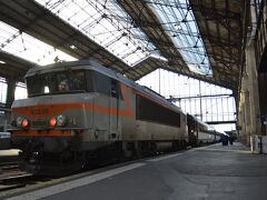5778列車は定刻通り、Paris Austerlitzに到着しました。この国のことなのでどうせ遅れるんだろうとか思ってたら定時到着で拍子抜けです。

この機関車、小田急ファンにはお馴染み(？)のアルストム社製だそうです。