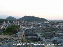 ネベット・テペ(Небет тепе)

丘の上にある紀元前４世紀にトラキア人が定住した場所です。ネベット・テペとはトルコ語のnevbet(guard)tepe(hill)に由来することから、要塞だったと考えられています。


ネベット・テペ：https://en.wikipedia.org/wiki/Nebet_Tepe
トラキア人https://ja.wikipedia.org/wiki/%E3%83%88%E3%83%A9%E3%82%AD%E3%82%A2%E4%BA%BA