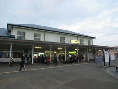 京急久里浜駅から徒歩2分弱でJR久里浜駅に着きました。