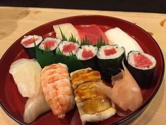夜は歩いてみつけた　すし善

京都で江戸前寿司はどうかと思ったけど、、、

上寿司

