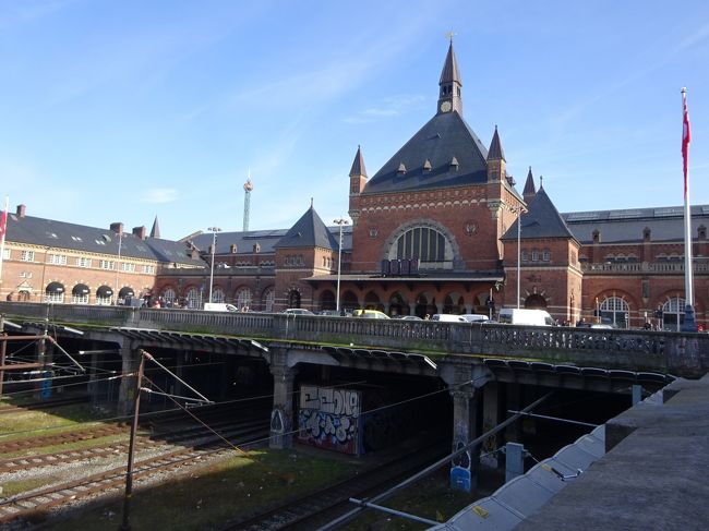 コペンハーゲン中央駅。先ほどは写真が撮れなかったからねぇ。<br />なんか今回の旅は「鉄」分多めですね。