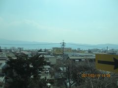 14:00　諏訪湖が見えた

　　　どうやら諏訪大社のどっちかに行くみたい。