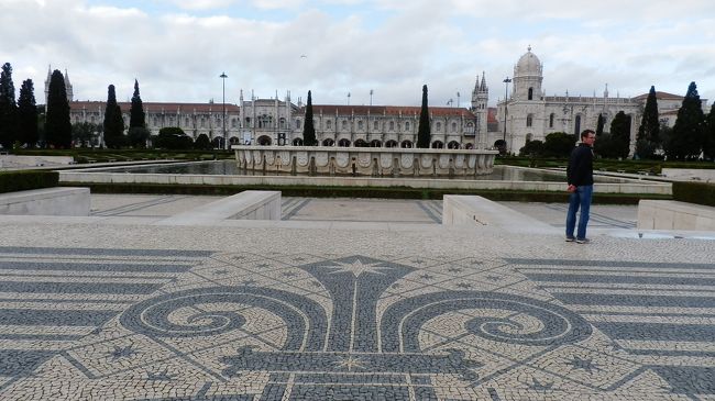 正面から全部をとらえるとこんな感じに。