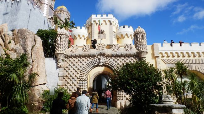 なんだかワクワクする入口。