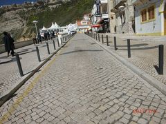 観光バスの駐車場から、レプブリカ通りを歩いて、
ペスカドーレス地区
Bairro dos Pescadores
にあるレストランに向かっています。