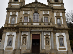 ボン・ジェズス教会．
1984年から1857年にかけ建設されたネオクラシック様式の教会で，ブラガが生んだ名建築家カルロス・アマランテの作だそうです．