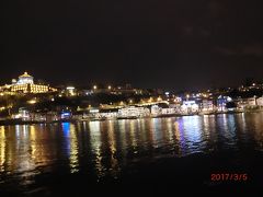 今日は朝から観光バスでリスボンから、ロカ岬、
オドビス、ナザレでランチ、ファティーマと観光しながら
ポルトに6時半ごろ到着。
カイスダリベイラに行き、夜景を見てディナーです。
ノッサ セニョーラ ド ピラール修道院
Mosteiro da Serra do Pilar
が対岸に見えました。