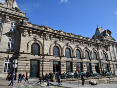 サン・ベント駅．
20世紀の初めに，修道院の跡地に建てられたとのこと．