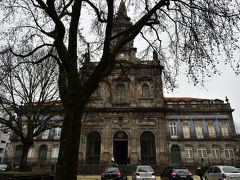 トリンダーデ教会．
19世紀に建設されたネオクラシック教会．
内部ではミサ中でした．