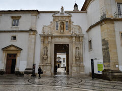 鉄の門．
こちらから旧大学に入って行きます．