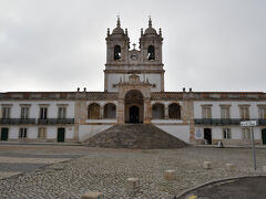 ノッサ・セニョーラ・ダ・ナザレ教会．
現在の建物は17世紀に建てられたバロック様式の教会．ナザレの守護聖人たちが祀られているそうです．